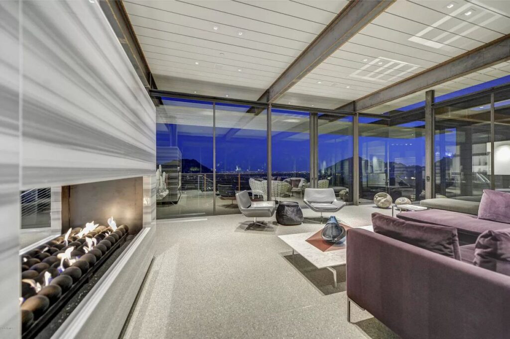 Paradise Valley's Clearwater Concrete Home, arizona