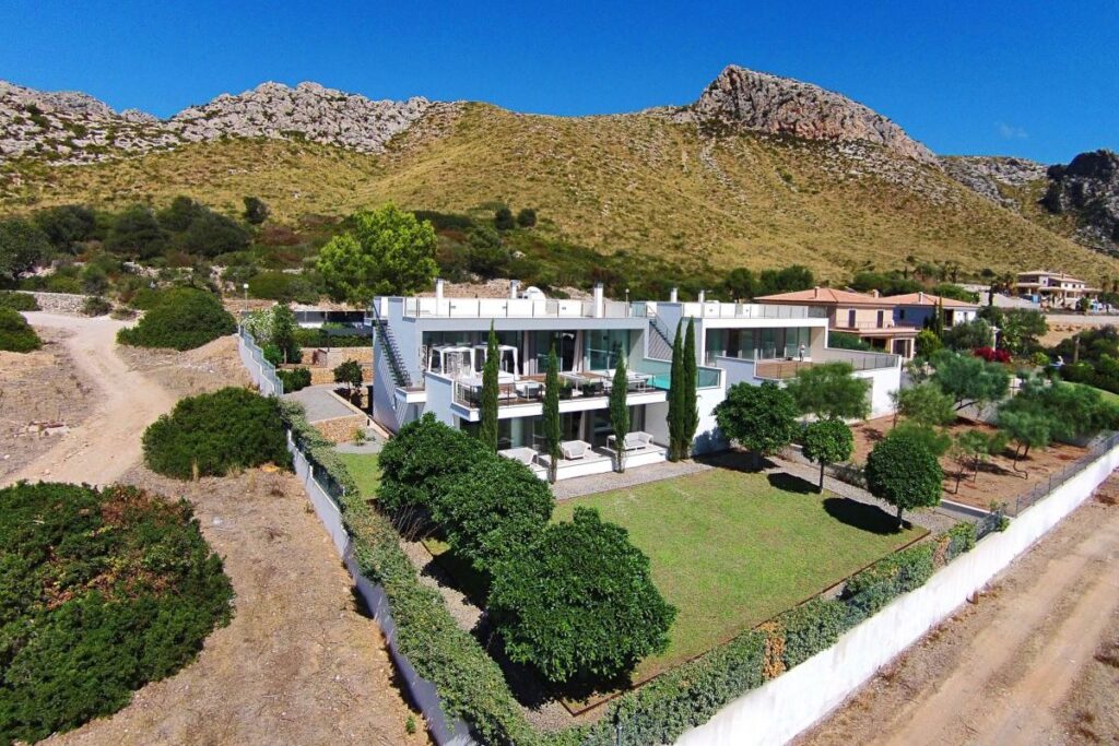 An Ultra Modern Villa in Puerto Pollensa, Mallorca, Spain