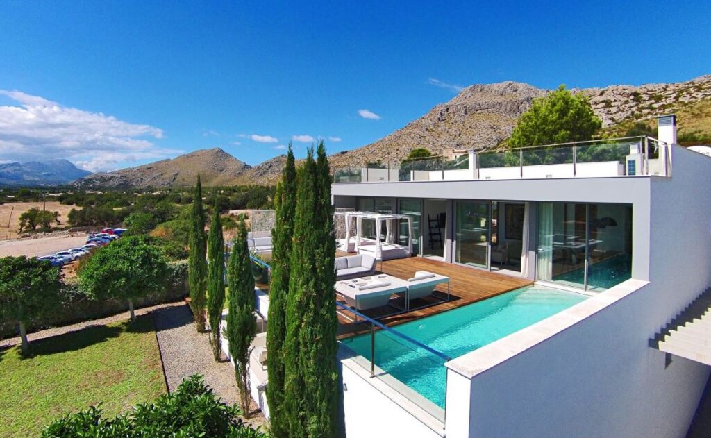 An Ultra Modern Villa in Puerto Pollensa, Mallorca, Spain