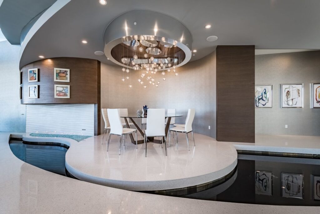 Curvilinear Desert Residence