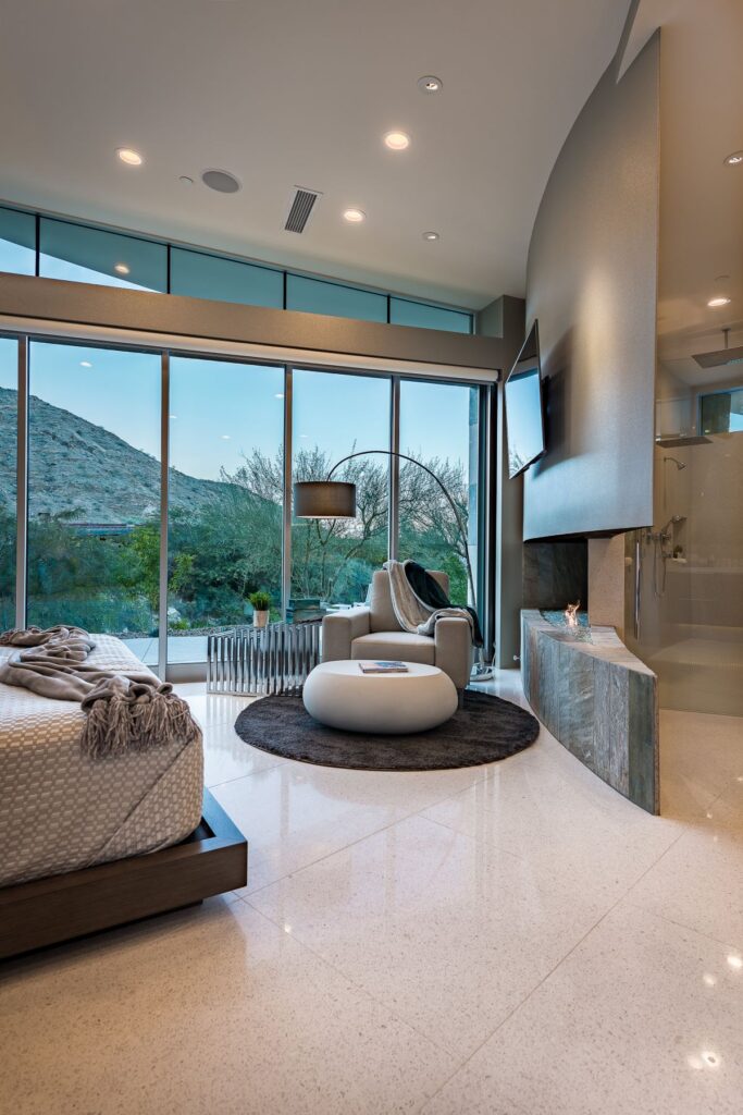 Curvilinear Desert Residence