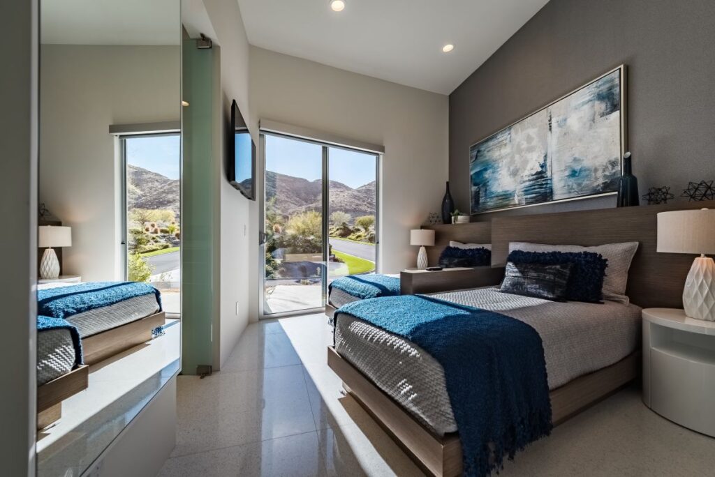 Curvilinear Desert Residence