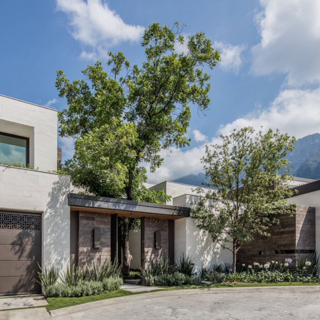 GL Contemporary in Nuevo Leon, Mexico, Bernardo Pozas Residential Design