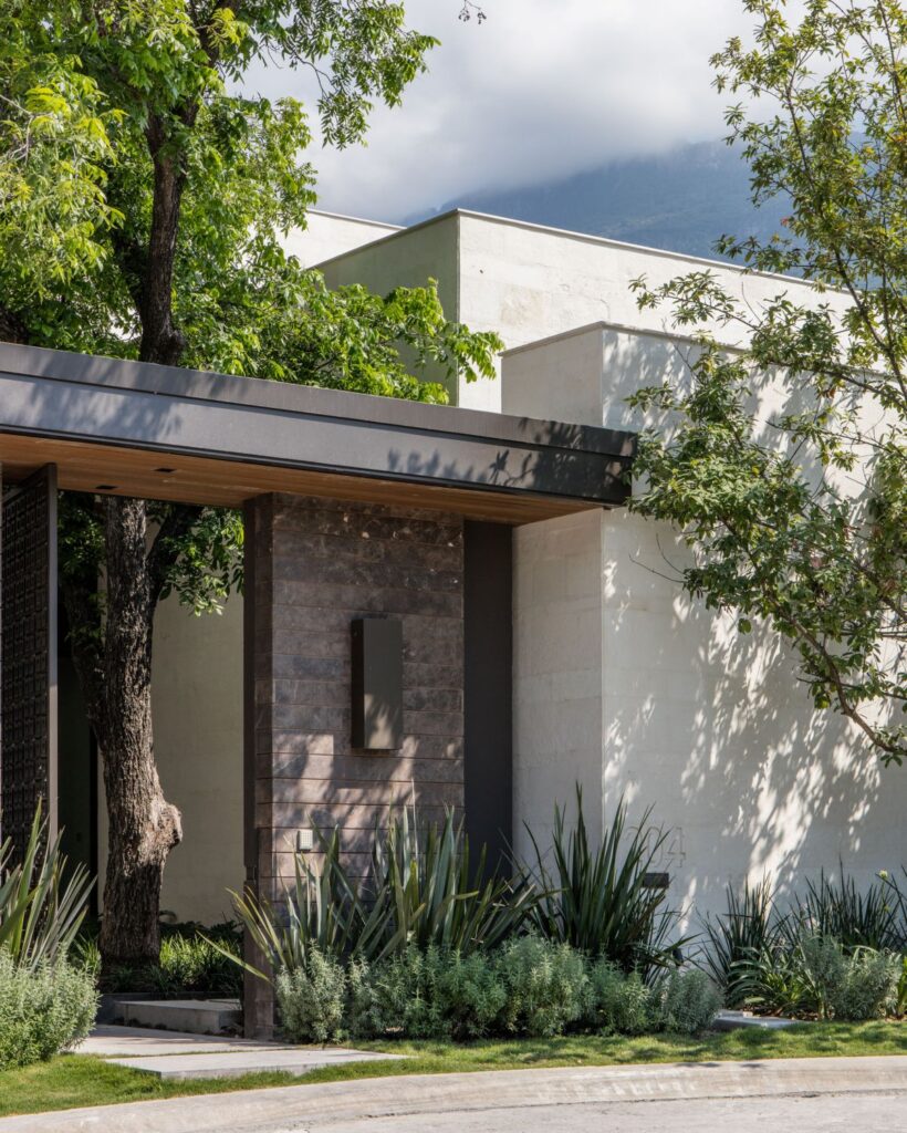 GL Contemporary in Nuevo Leon, Mexico, Bernardo Pozas Residential Design