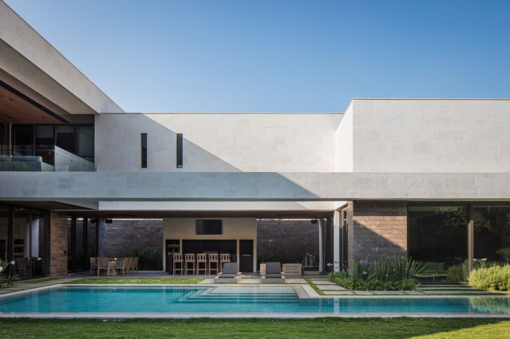 GL Contemporary in Nuevo Leon, Mexico, Bernardo Pozas Residential Design