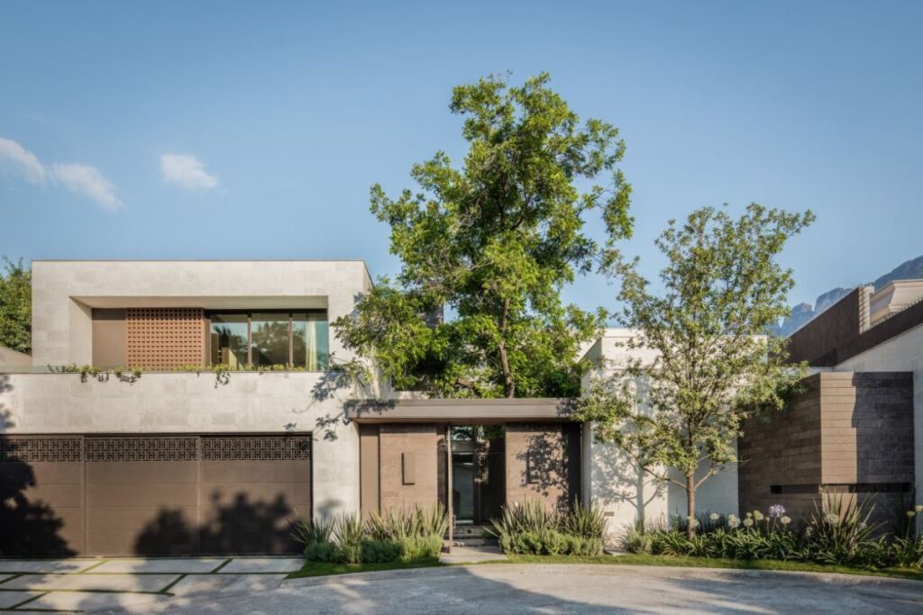 GL Contemporary in Nuevo Leon, Mexico, Bernardo Pozas Residential Design