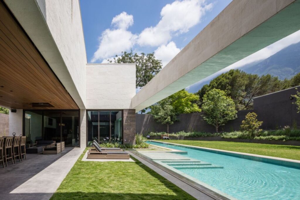 GL Contemporary in Nuevo Leon, Mexico, Bernardo Pozas Residential Design
