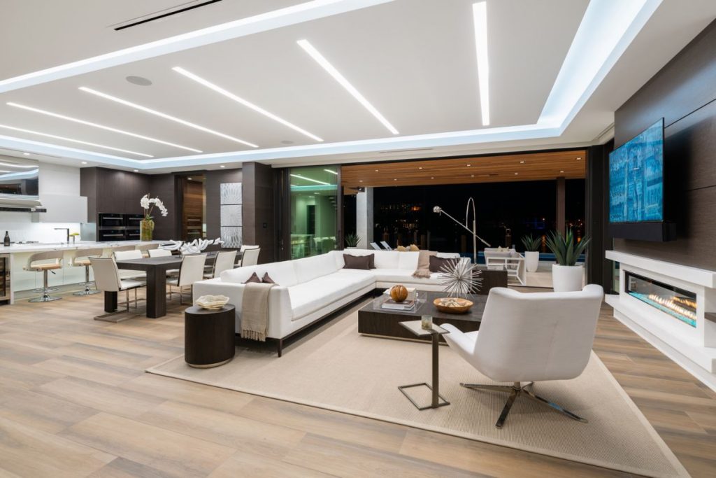 Lake Drive Residence