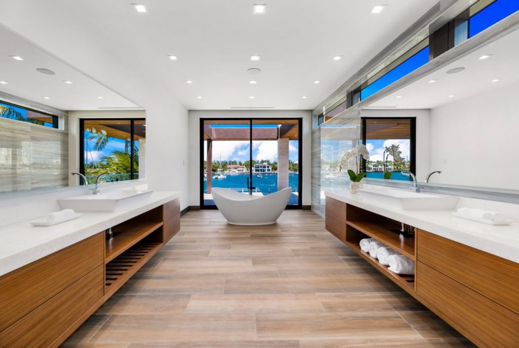 Lake Drive Residence