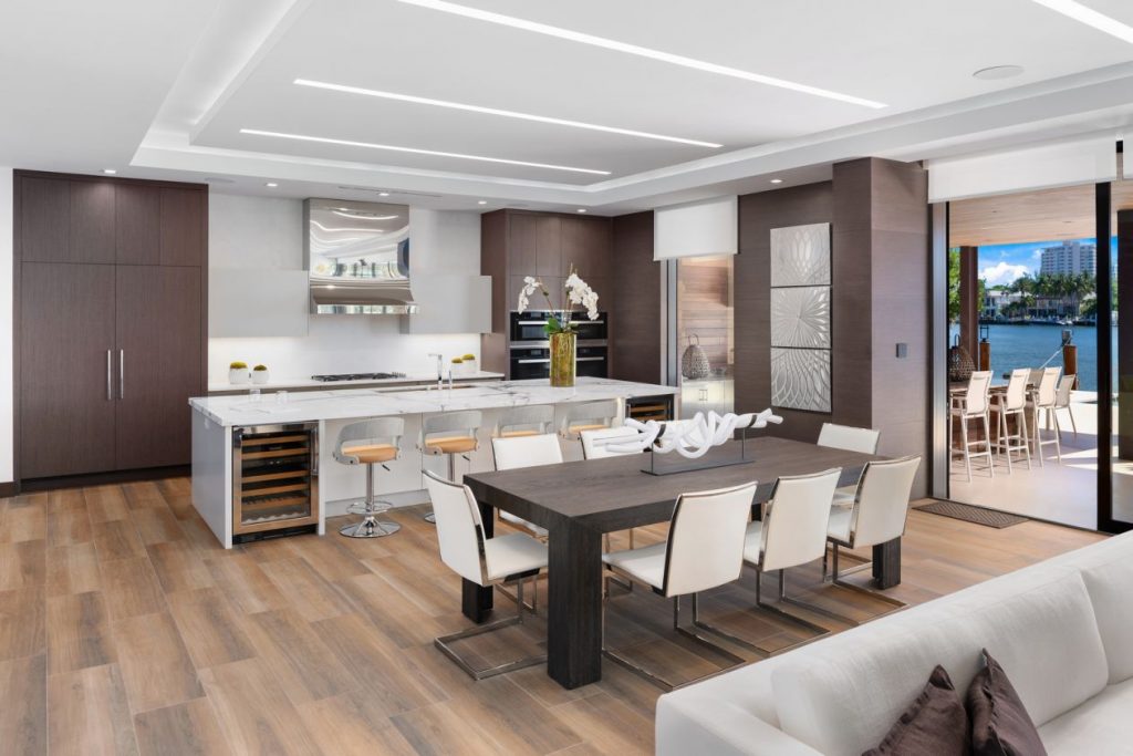 Lake Drive Residence