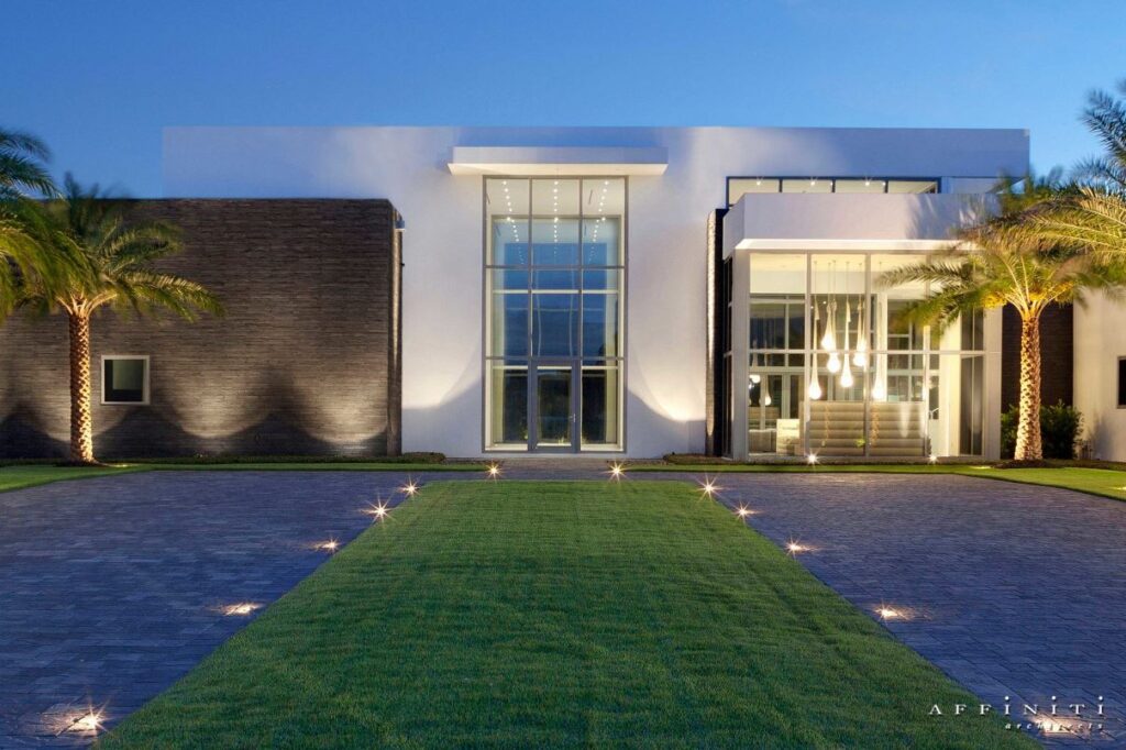Lakeside Modern Home in Florida by Affiniti Architects