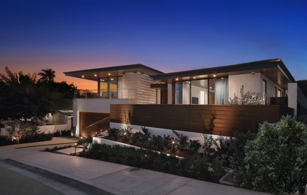 Malabar Contemporary Home in Newport Beach by Brandon Architects