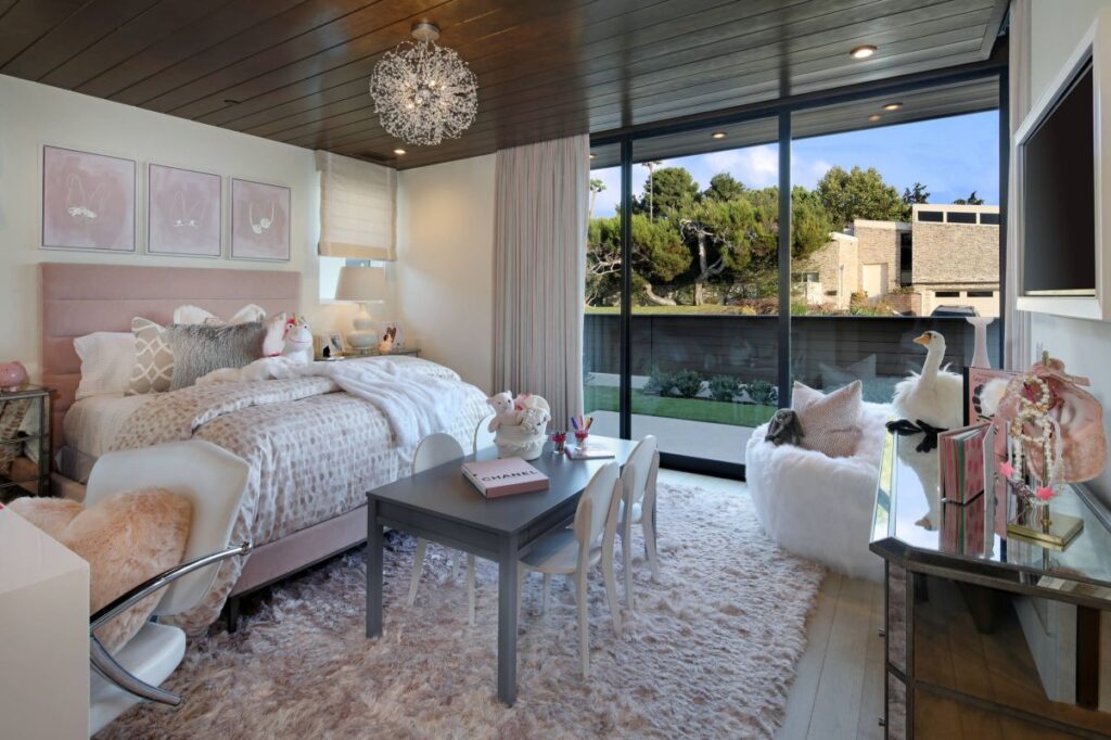 Malabar Contemporary Home in Newport Beach by Brandon Architects