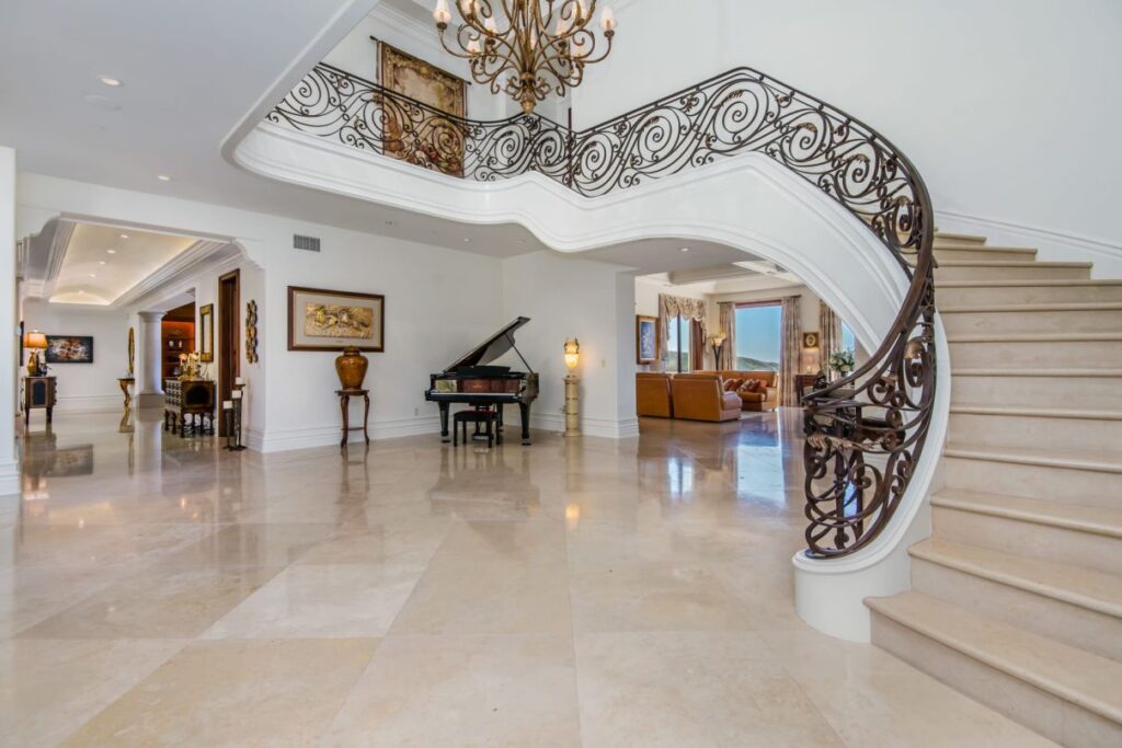 1233 Woodland Grove Ct - A Westlake Village Italian Villa on Market