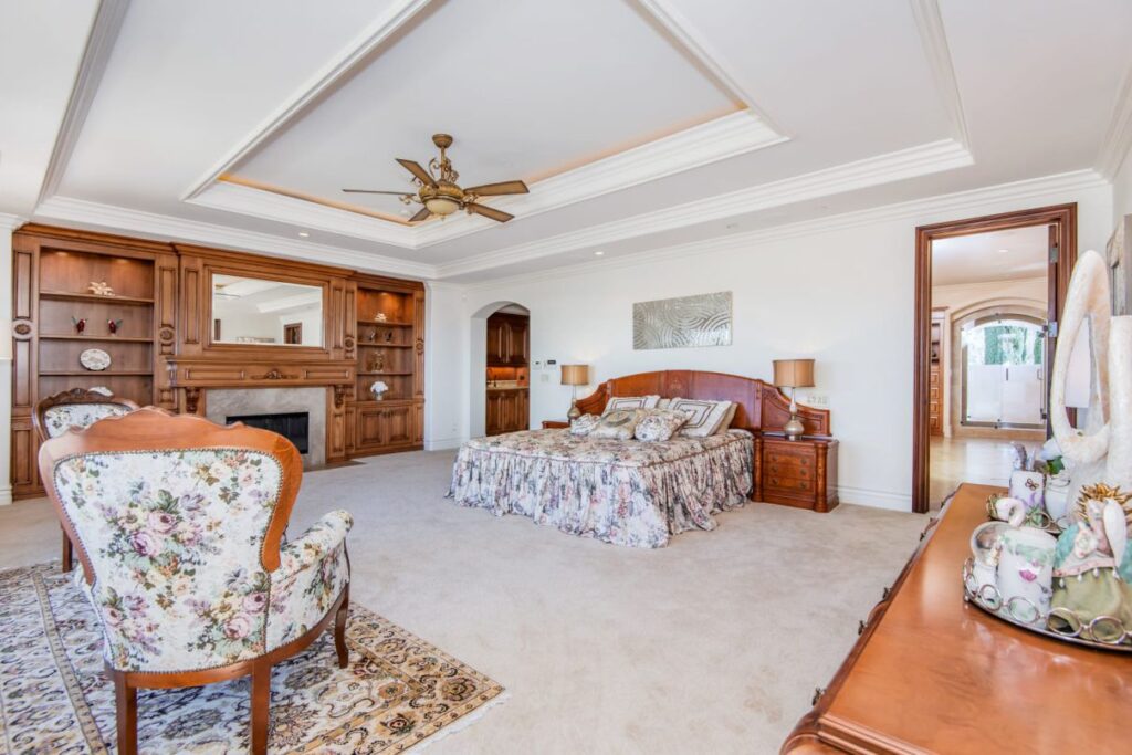 1233 Woodland Grove Ct - A Westlake Village Italian Villa on Market