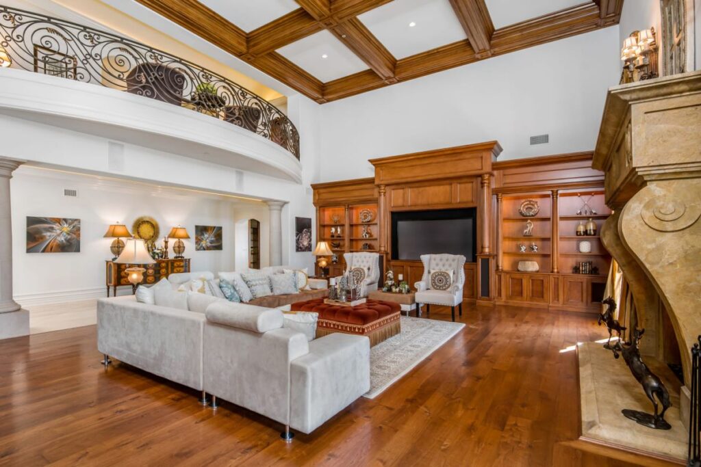 1233 Woodland Grove Ct - A Westlake Village Italian Villa on Market