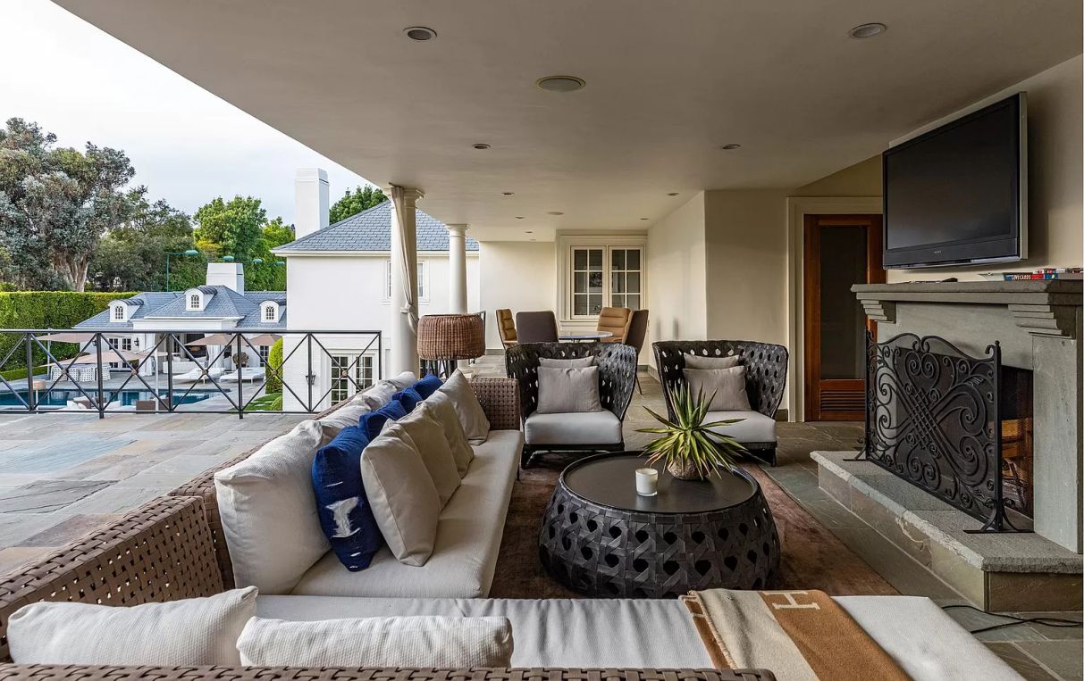 219 S Mapleton Dr Los Angeles CA 22