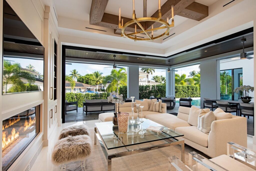 Forrest Lane Residence is a luxurious Florida Mansion now available for sale; this home located in prestigious Aqualane Shores, Naples, Florida offers 5 bedrooms and 7 bathrooms.