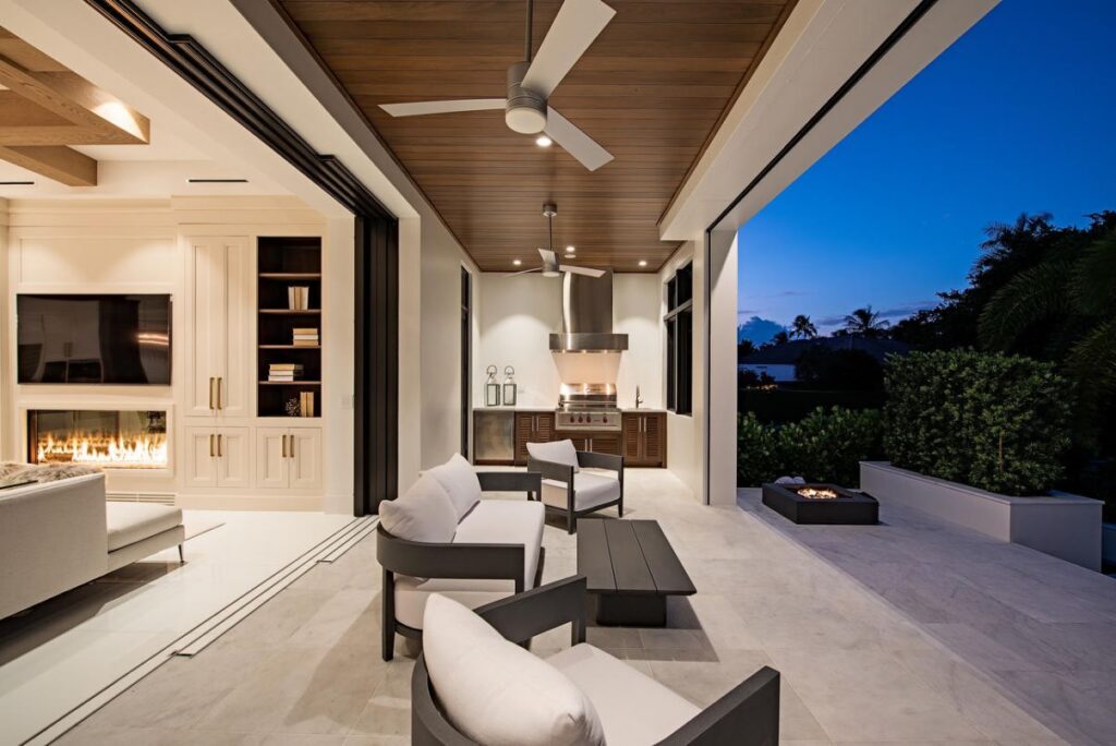 Forrest Lane Residence is a luxurious Florida Mansion now available for sale; this home located in prestigious Aqualane Shores, Naples, Florida offers 5 bedrooms and 7 bathrooms.