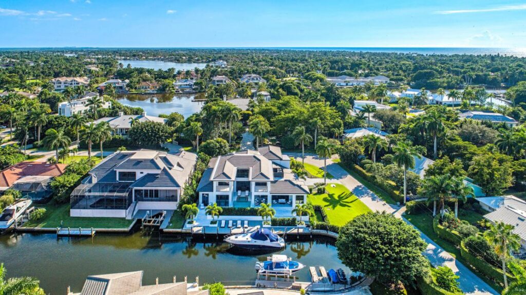Forrest Lane Residence is a luxurious Florida Mansion now available for sale; this home located in prestigious Aqualane Shores, Naples, Florida offers 5 bedrooms and 7 bathrooms.