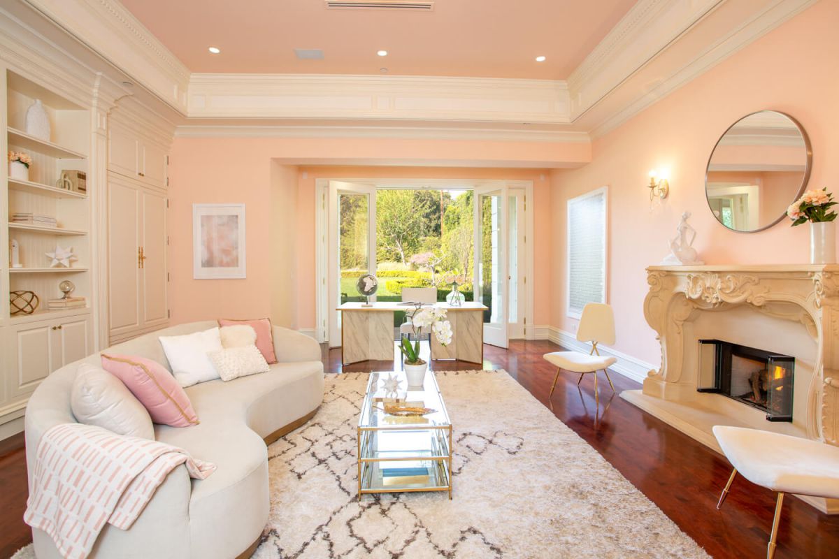 Grand Traditional Estate in Brentwood Park Los Angeles for Sale 30