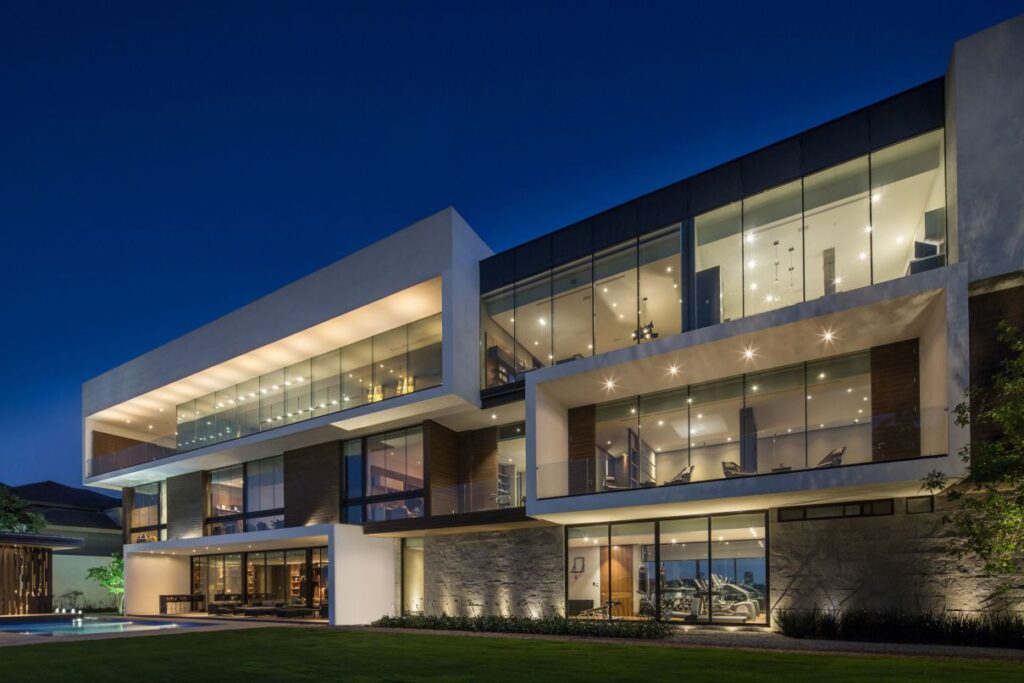 MT House in Monterrey, Mexico by GLR Architects