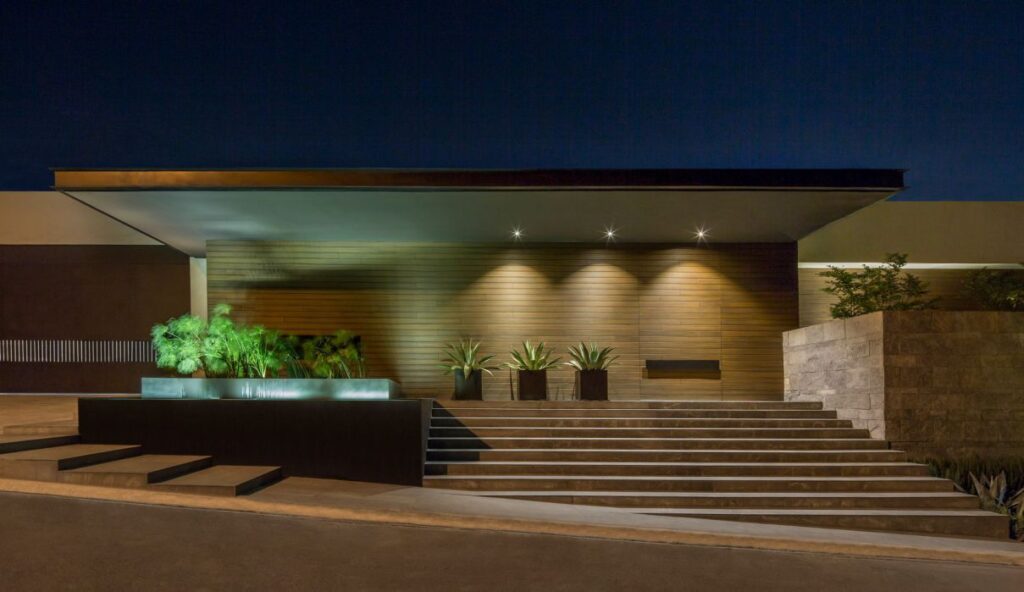 MT House in Monterrey, Mexico by GLR Architects
