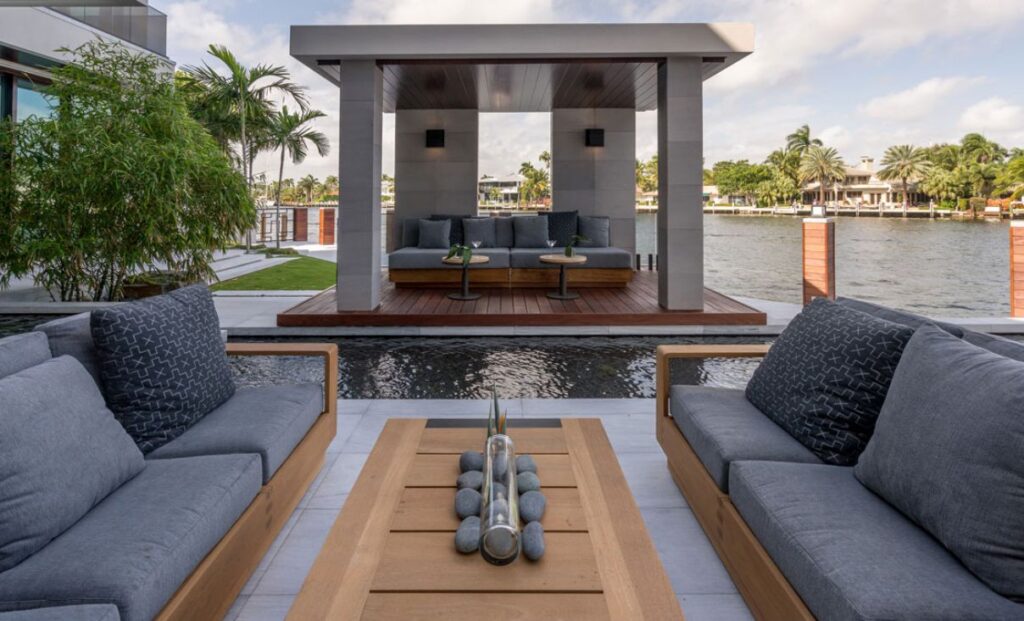 Royal Palm Residence in Fort Lauderdale by Stofft Cooney Architects