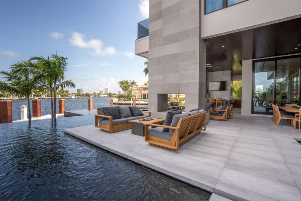 Royal Palm Residence in Fort Lauderdale by Stofft Cooney Architects