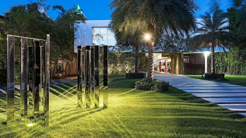 Floating Cubes Residence by Kobi Karp Architecture and Interior Design
