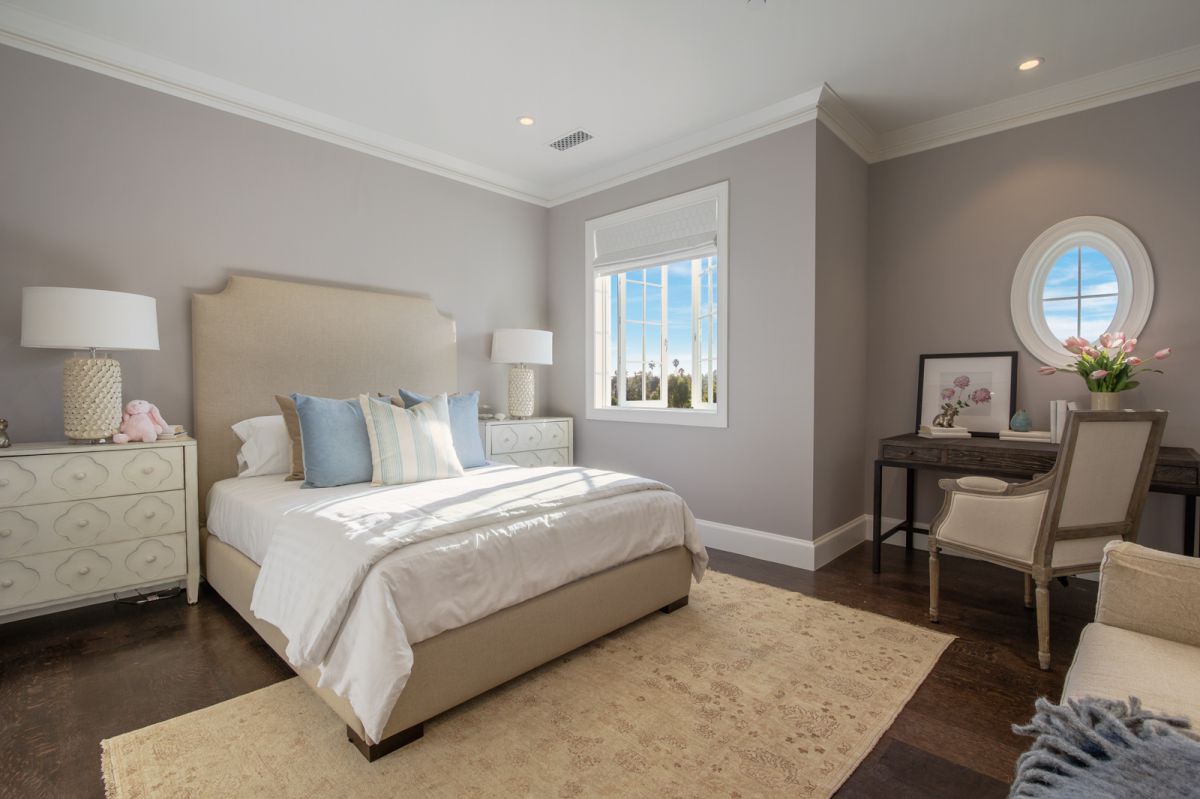 Brentwood Park Traditional Home in Los Angeles 14