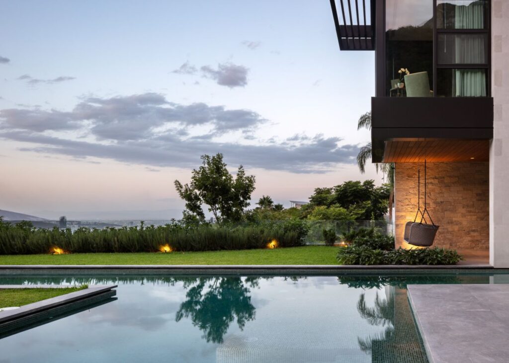 Casa LV House in Austin, Texas by Bernardo Pozas Residential Design