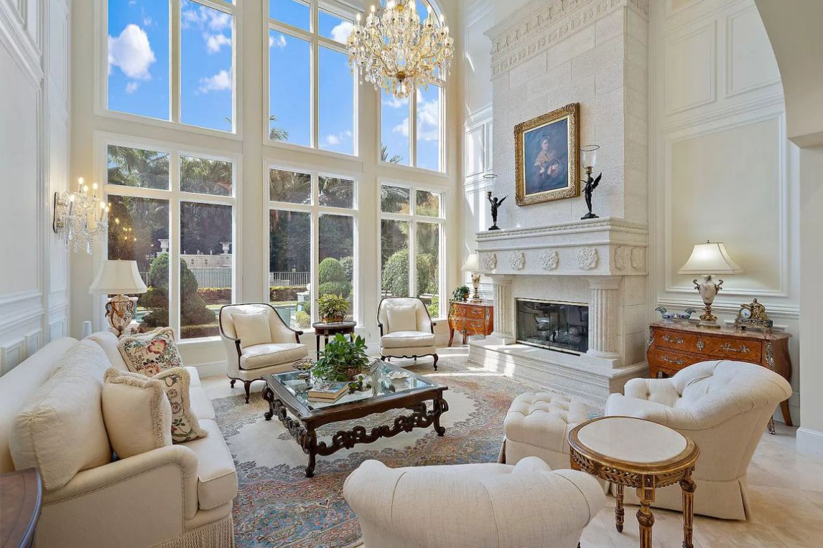 Exquisitely Renovated Estate in Palm Beach Gardens for Sale 12