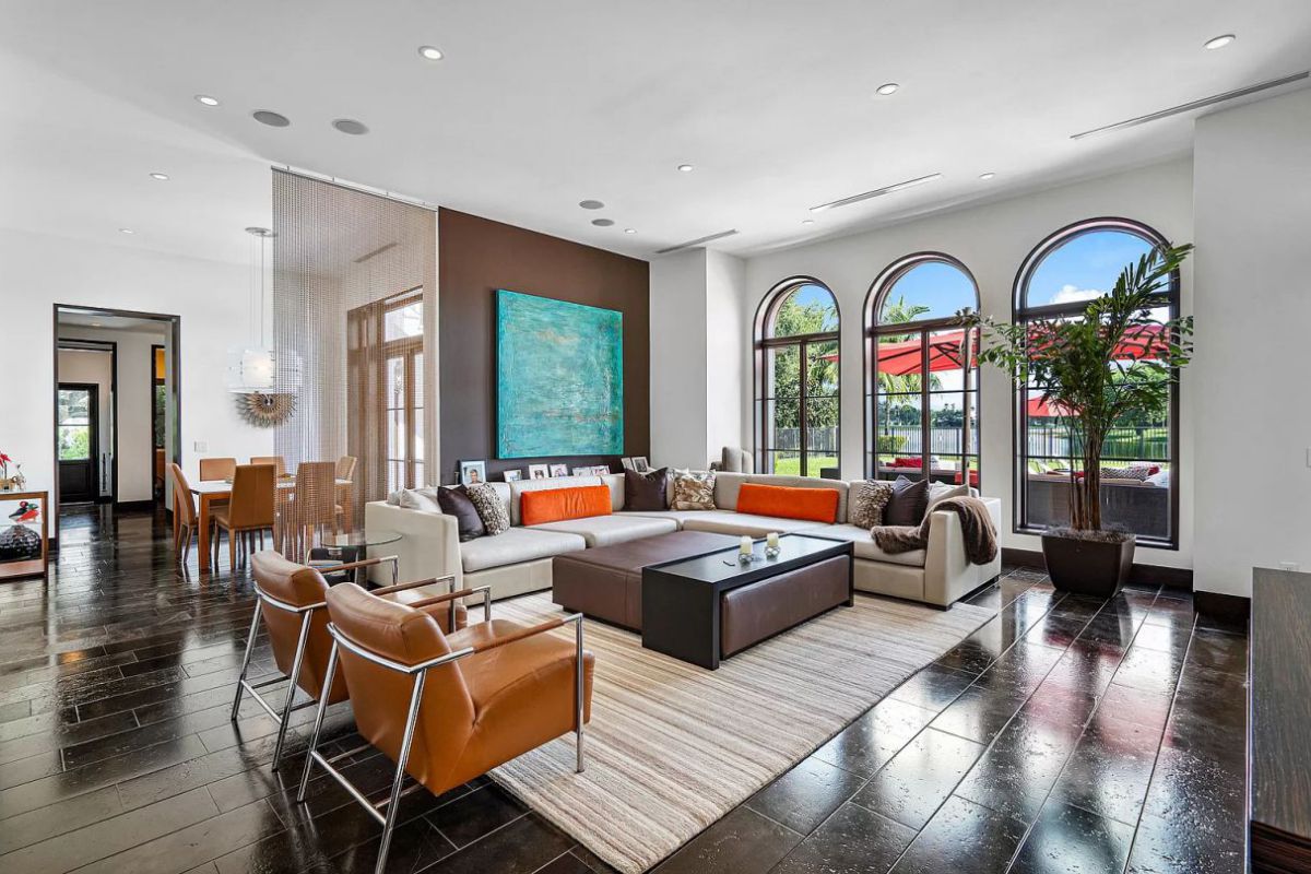 Florida Custom Built Home with Finest Finishings 32