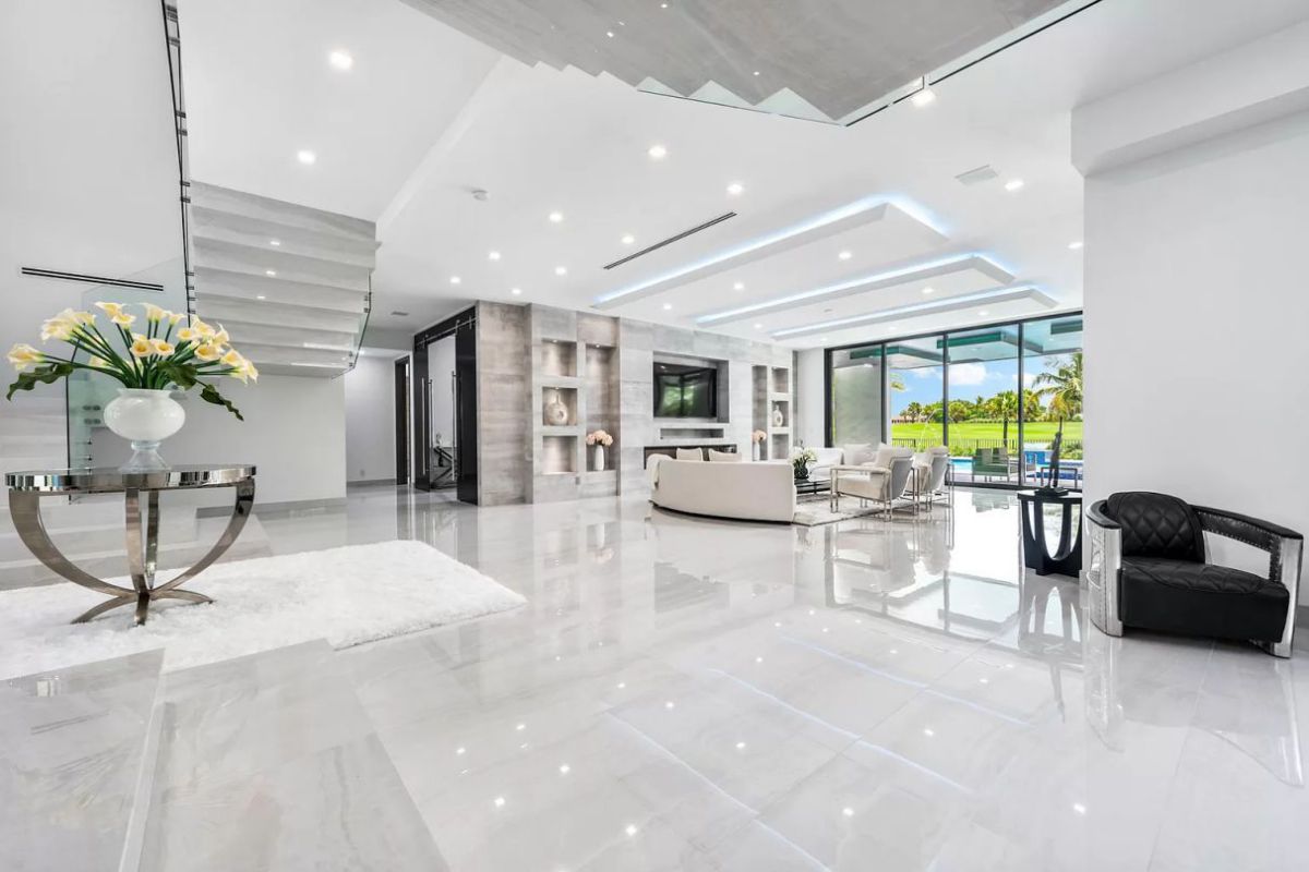 Fort Lauderdale Custom Built Modern Home hits Market 17
