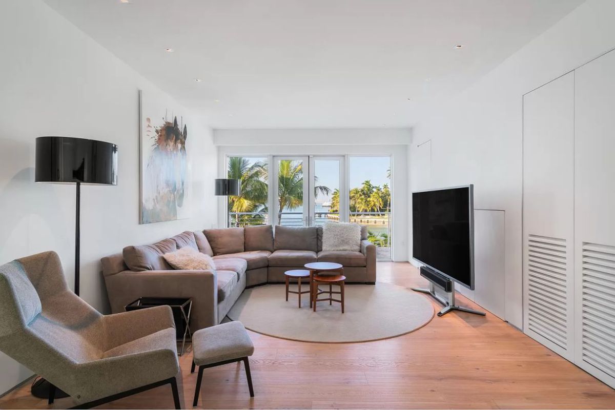 Fully Renovated House in Miami Beach for Sale at 16.9 Million 8