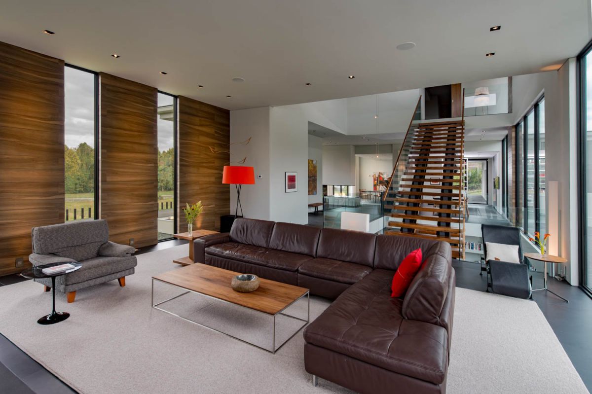 Great Falls Modern Home in Virginia by Whipple Russell Architects 18