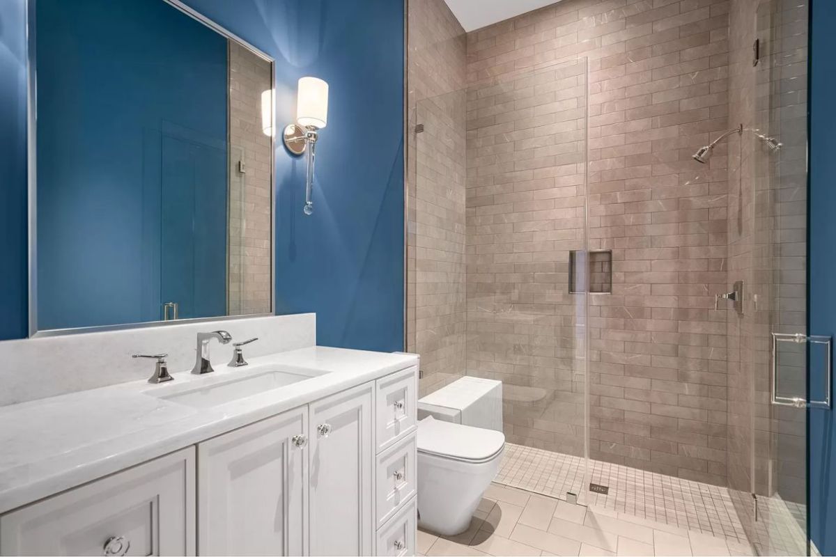 Houston House in Hunters Creek Village on Market for 5.95 Million 11