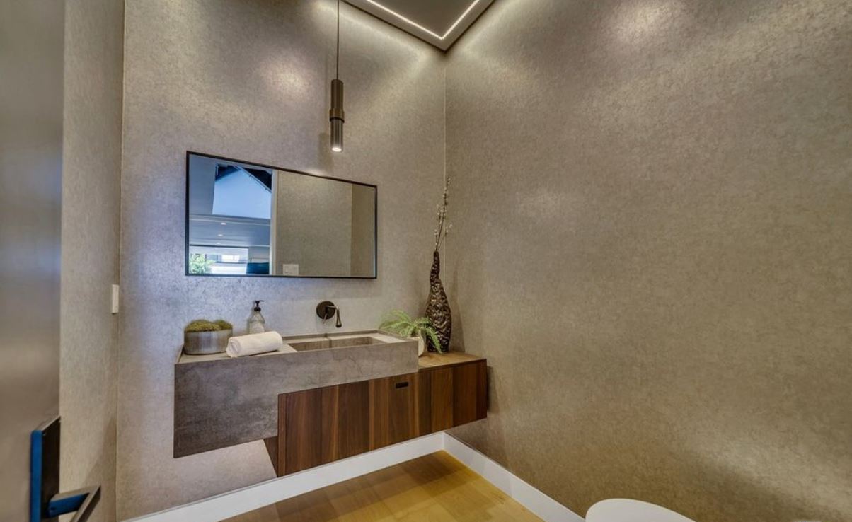Magnificent New Construction Home in Los Angeles asks for 4.3 Million 14
