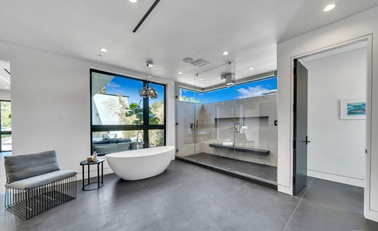 Magnificent New Construction Home in Los Angeles asks for 4.3 Million 16