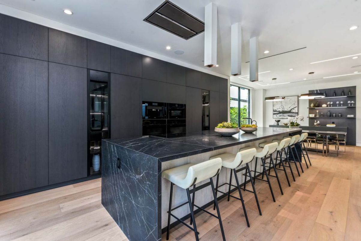Magnificent New Construction Home in Los Angeles asks for 4.3 Million 28