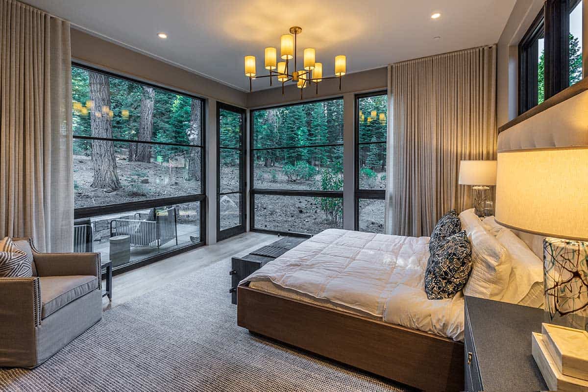 XTEN Architecture created an Iconic Property in Los Angeles with Great Room captures all best views to Los Angeles Down Town