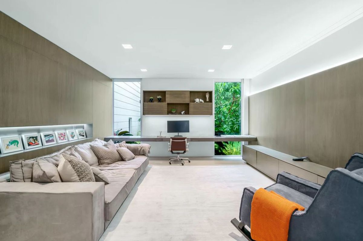 Mashta Waterfront Mansion in Key Biscayne for Sale 3