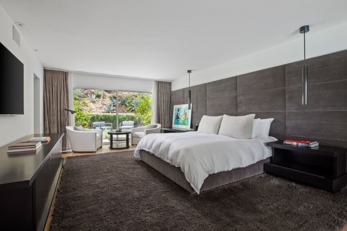 Perfect Beverly Hills Mid Century Modern Home 35
