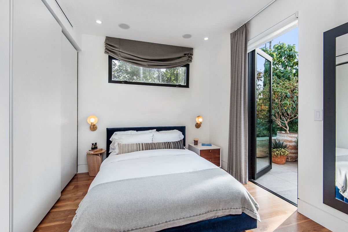 Refined Architectural West Hollywood House for Rent 21
