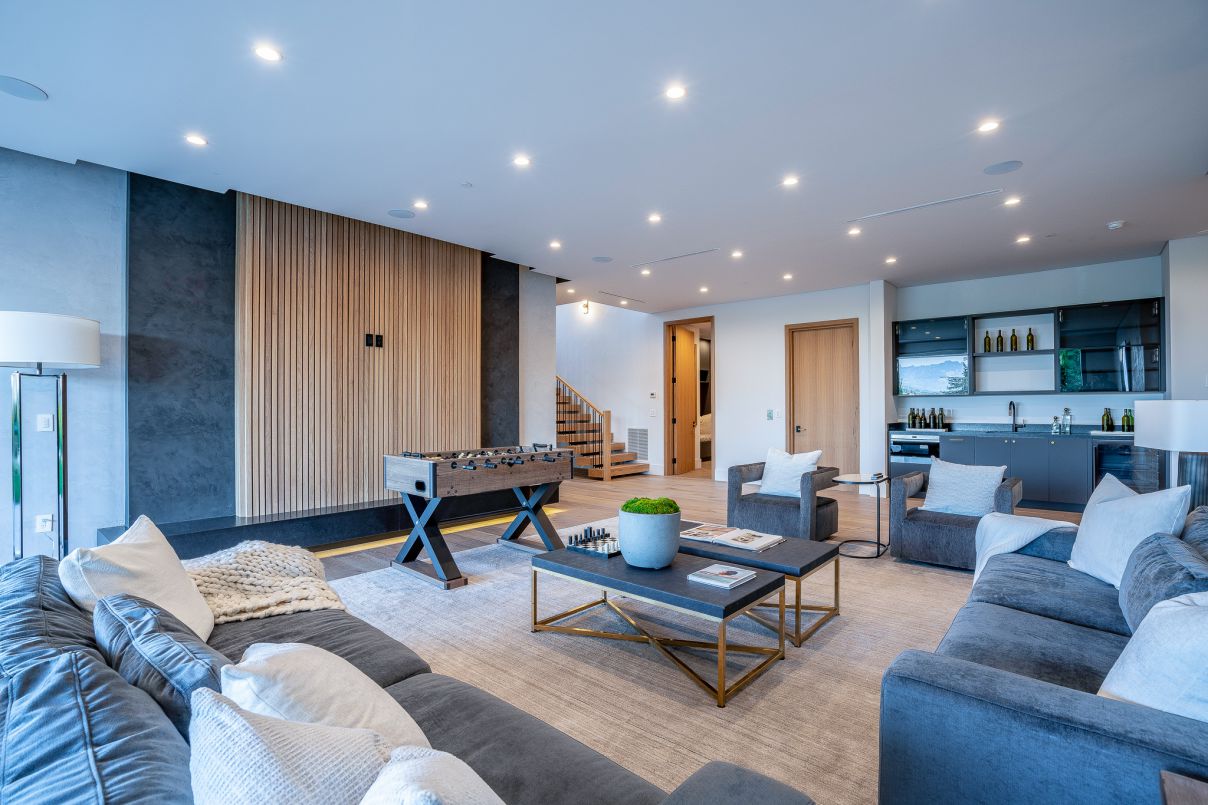 XTEN Architecture created an Iconic Property in Los Angeles with Great Room captures all best views to Los Angeles Down Town