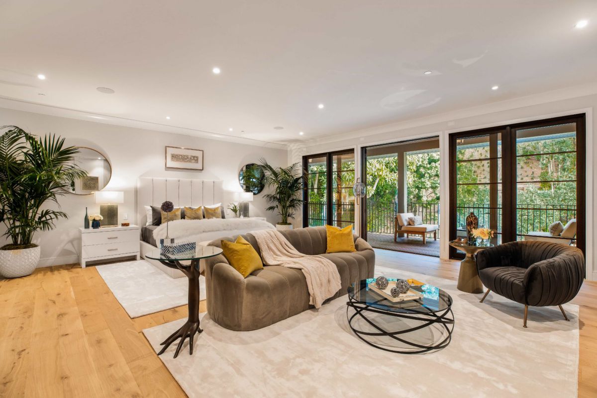 Traditional Home in Stone Canyon Los Angeles for Sale 19