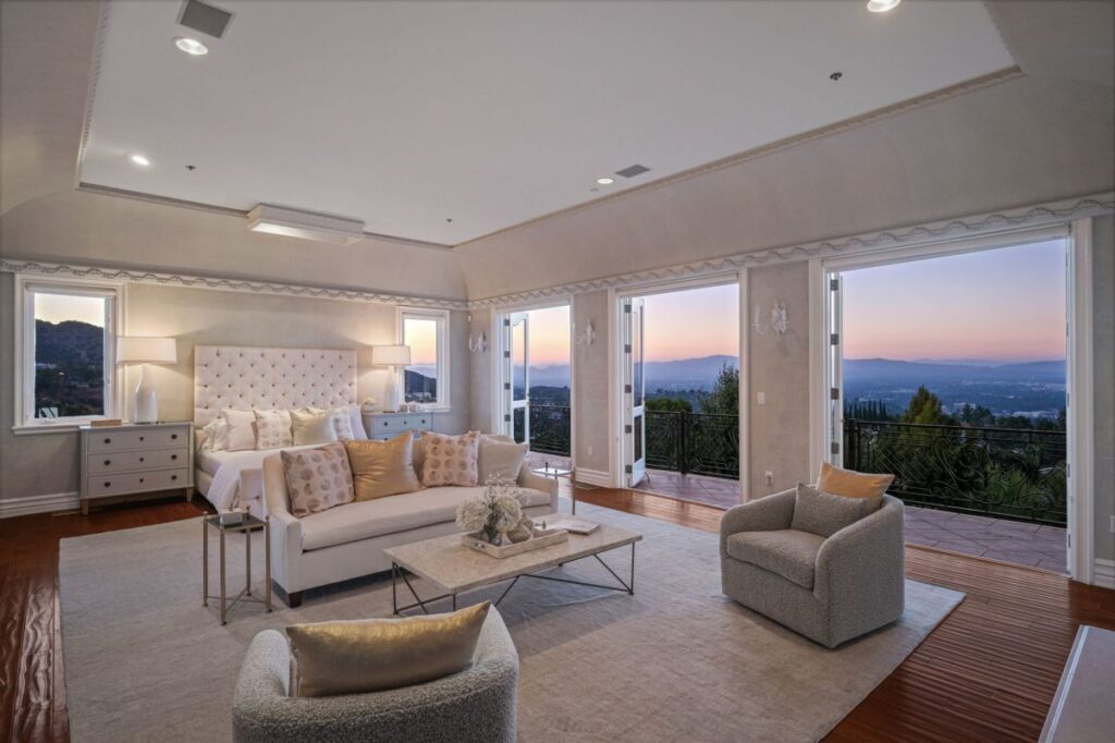 Stunning Italian inspired Encino Home for Sale 34