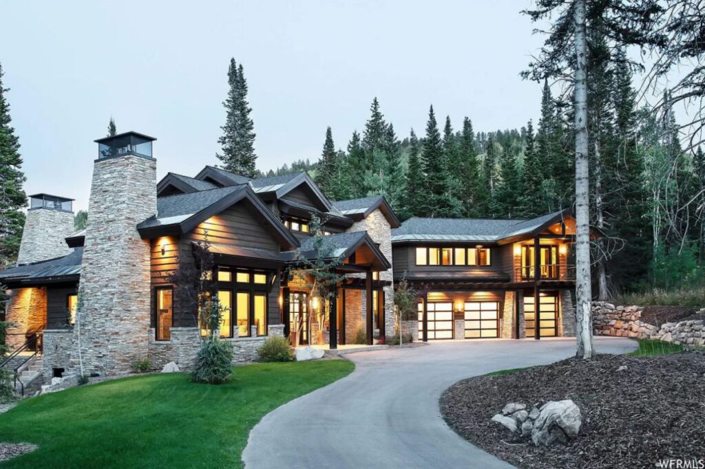 A Lovely Mountain Contemporary House in Utah for Sale