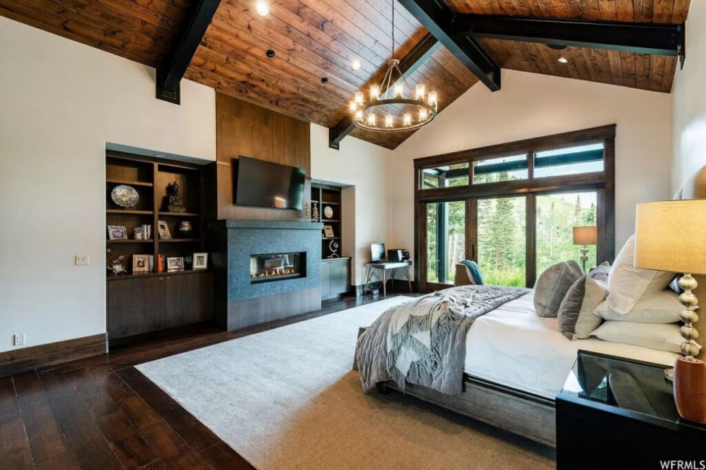 A Lovely Mountain Contemporary House in Utah for Sale